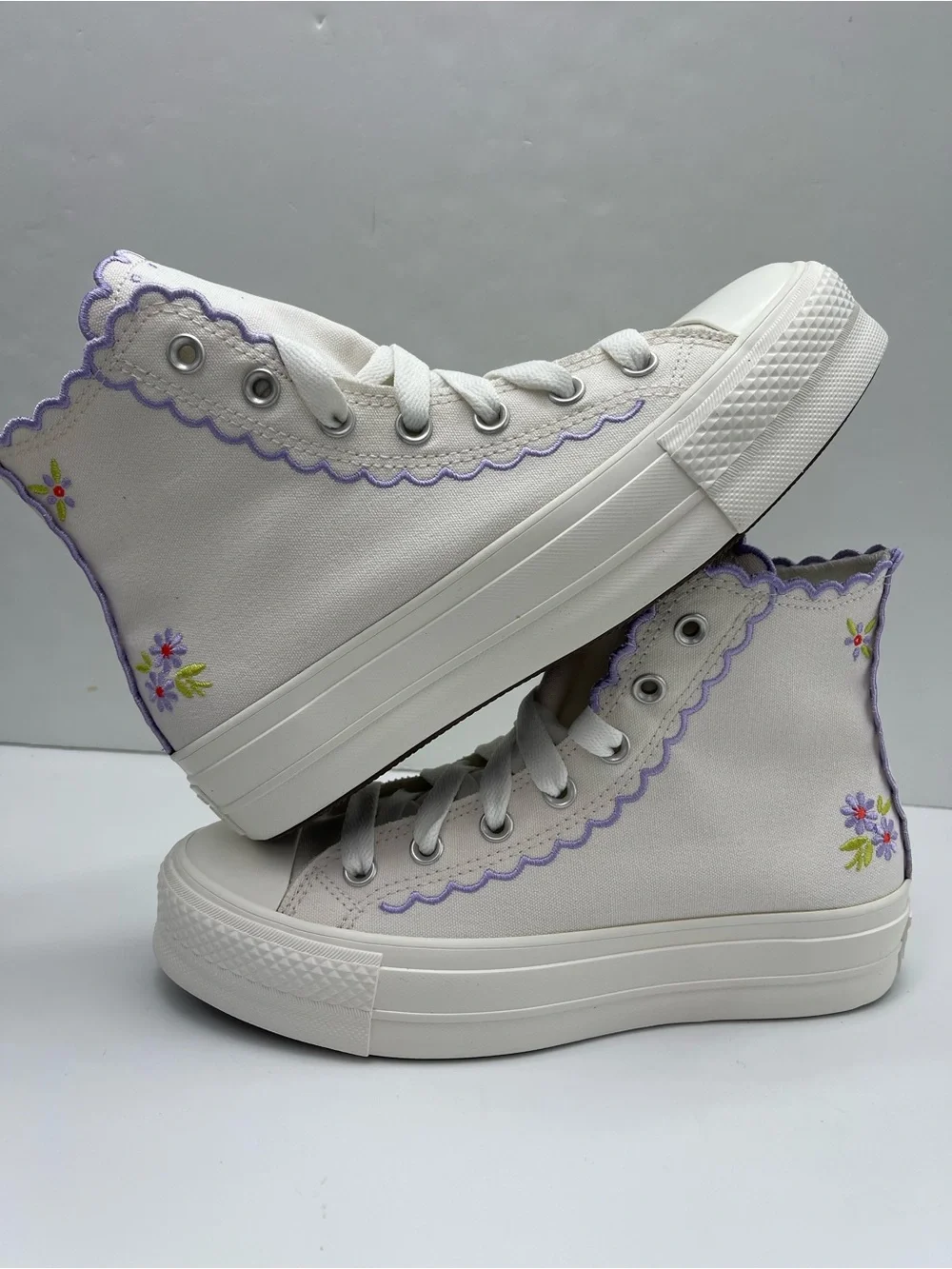 Converse CTAS LIFT HI VINTAGE WHITE/VIOLET HEAT Platform Sneakers Lavender Trim